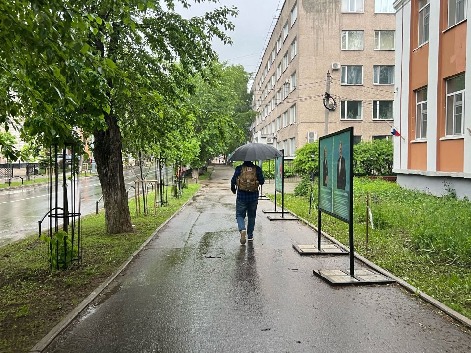 В Москве гремит, а на юге – смерчи: погодные катаклизмы обрушились на всю Россию