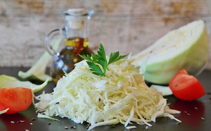 Как заквасить капусту, чтобы она не испортилась: советы, чтобы избежать появления плесени и неприятного запаха