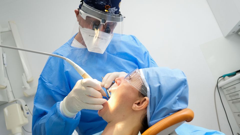 Лечить или не лечить зубы сейчас? На вопрос дал ответ врач