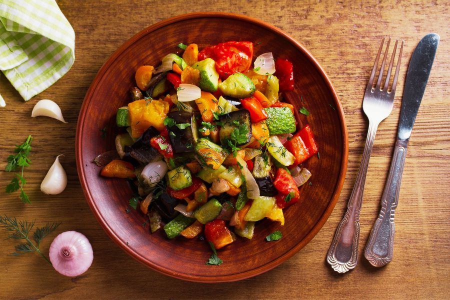 Летние овощные радости: Как быстро приготовить ароматное рагу в мультиварке