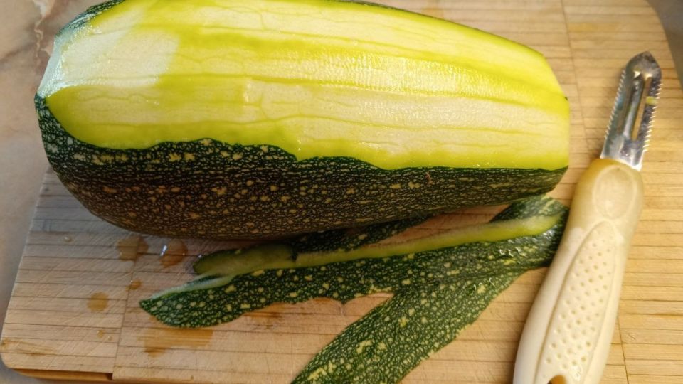 Хрустящие кабачки с чесноком: быстрый и вкусный рецепт для любого стола