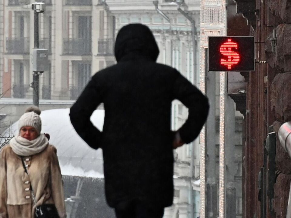 Как хранить сбережения: выбираем между валютой и рублем