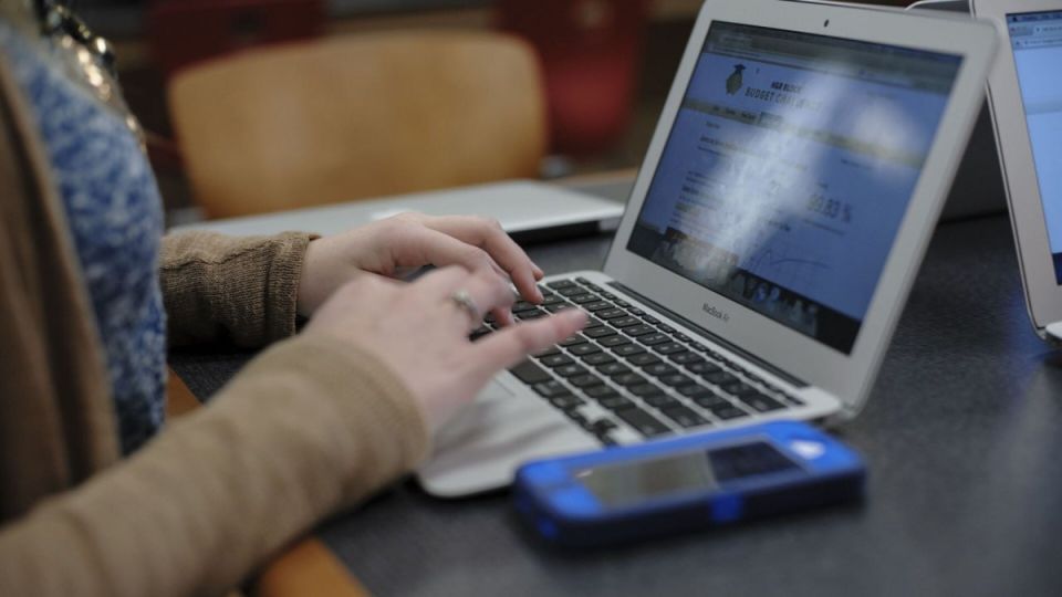 Мстительный экс-супруг отправил интимные фото жены на сайт знакомств