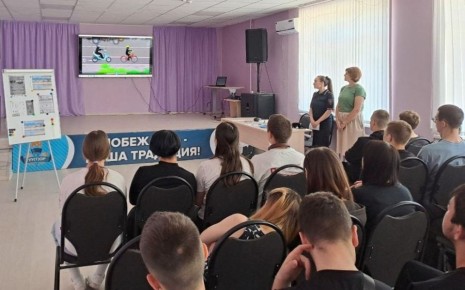 Автоинспекторы напомнили об обязательном наличии водительского удостоверения категории «М» при управлении скутерами, мопедами, мотороллерами, объем двигателя которых не превышает 50 куб