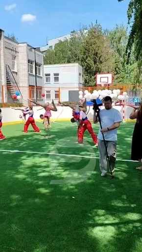 В социально-реабилитационном центре «Открытый дом» сегодня торжественно открыта хоккейная коробка, которая и летом будет радовать детей возможностью достигать спортивных успехов