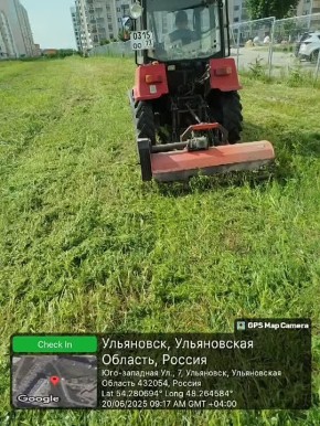 Городские службы продолжают покос травы и ремонт дорог