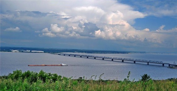 #оперативно. Огнеборцы спасли семь человек на пожаре Сообщение о возгорании квартиры на третьем этаже поступило с улицы Врача Михайлова Заволжского района Ульяновска