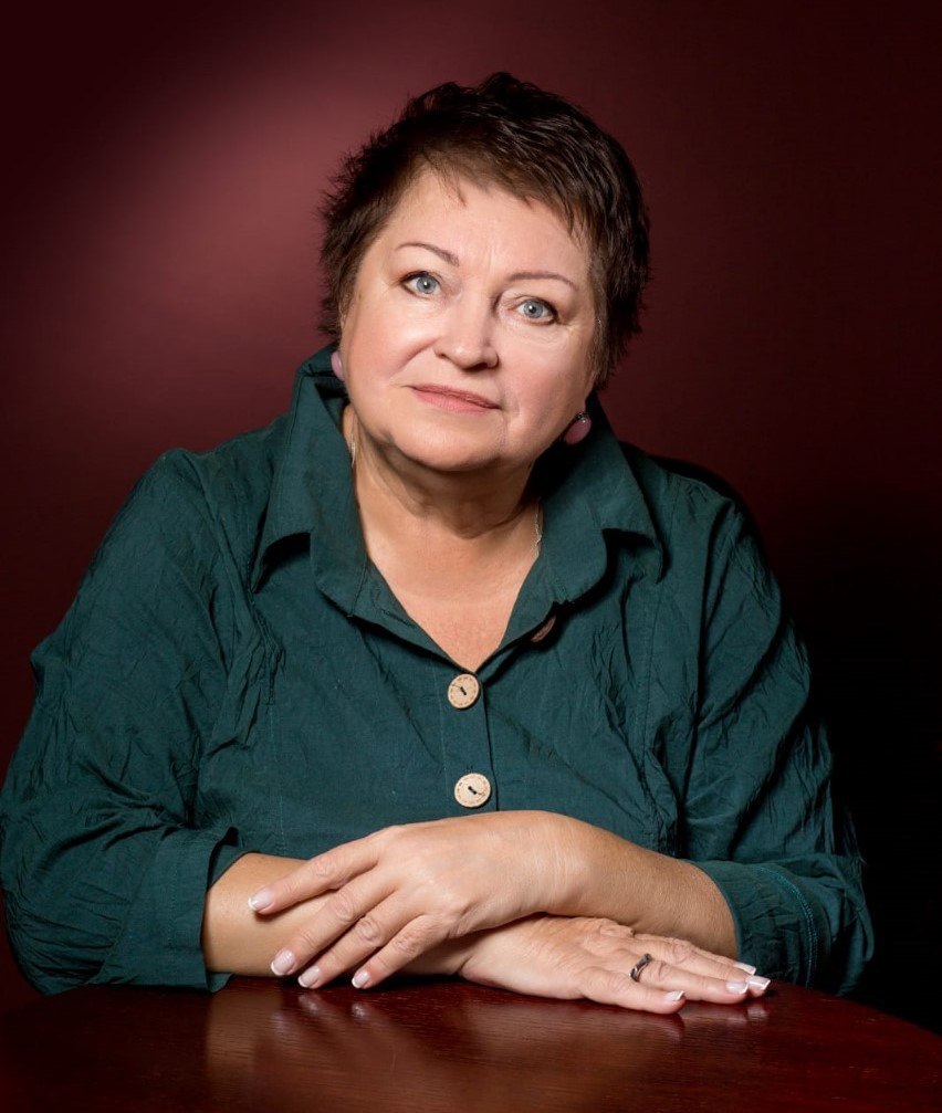 Коллектив телеканала «Репортер 73» поздравляет Наталью Александровну Никонорову с юбилеем и заслуженной наградой — Почётной грамотой Союза театральных деятелей России!