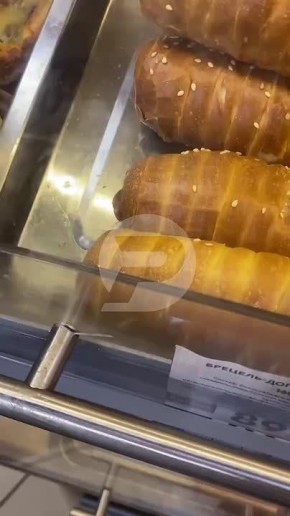 От подписчика:. В супермаркете на Минаева заметили таракана