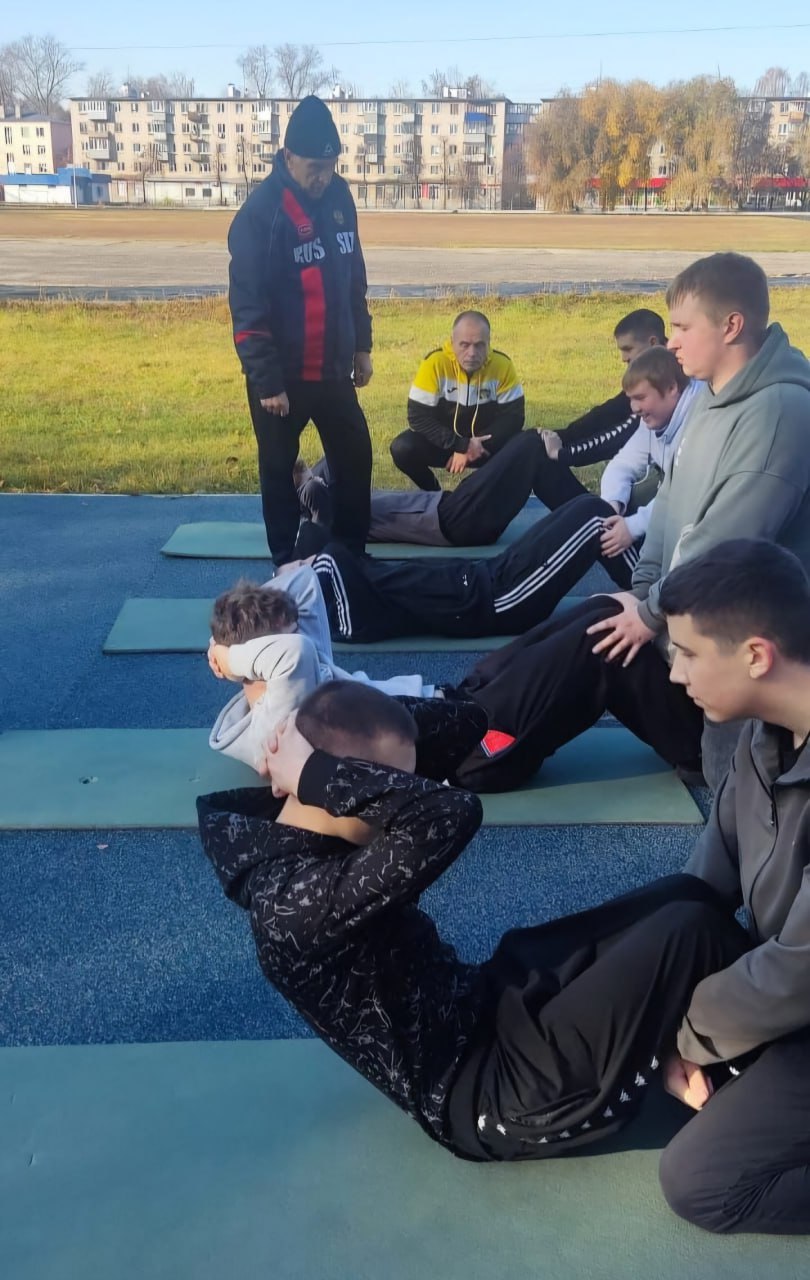 На стадионе «Волга» сдают нормы ГТО На стадионе «Волга» сдают нормы ГТО