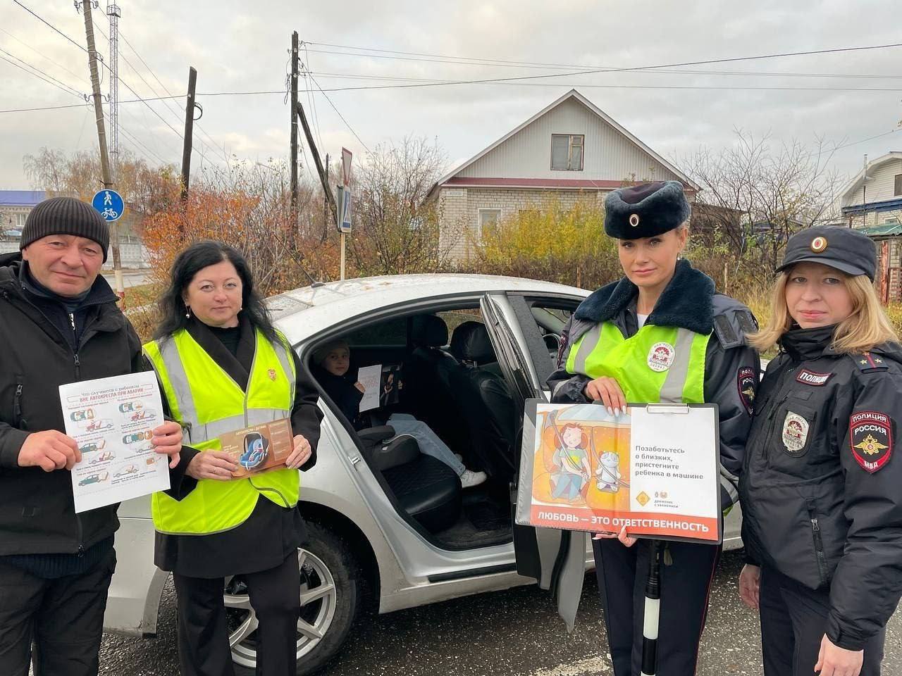 В преддверии выходных дней сотрудники Госавтоинспекции массово проверяют соблюдение водителями правил перевозки детей