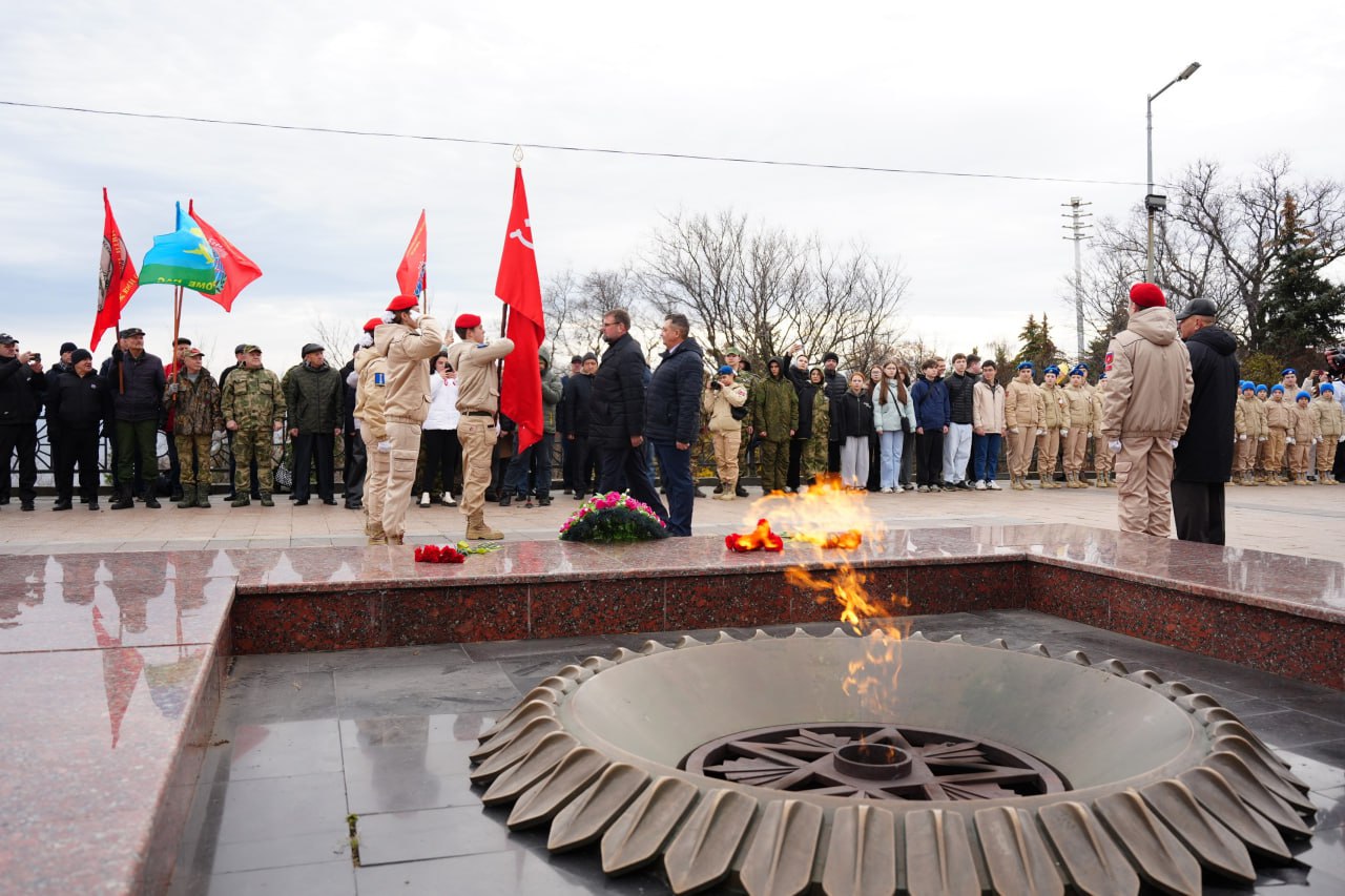 В Ульяновске прошла торжественная передача копии Знамени Победы Республике Татарстан В Ульяновске прошла торжественная передача копии Знамени Победы Республике Татарстан