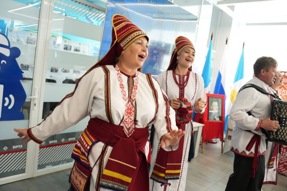 Александр Болдакин: Дорогие ульяновцы, поздравляю вас с Днём народного единства! Александр Болдакин: Дорогие ульяновцы, поздравляю вас с Днём народного единства!