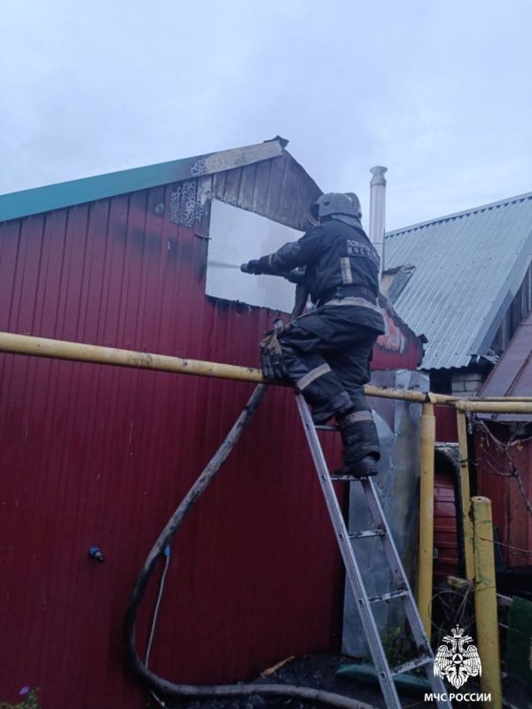 Огнеборцы ликвидировали загорание бани на улице Стасова