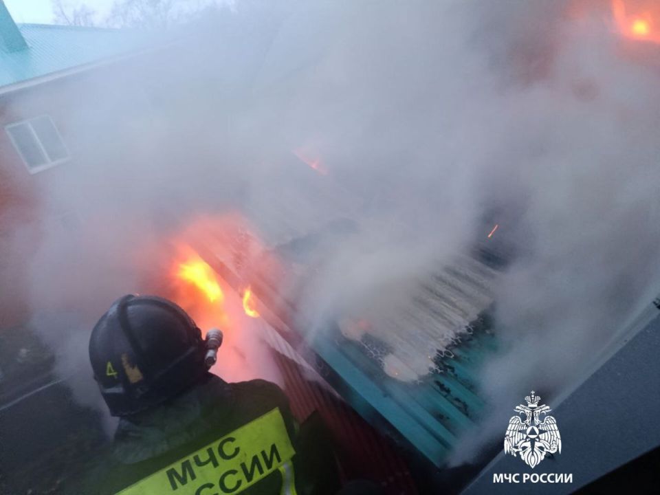 Огнеборцы ликвидировали загорание бани на улице Стасова Огнеборцы ликвидировали загорание бани на улице Стасова