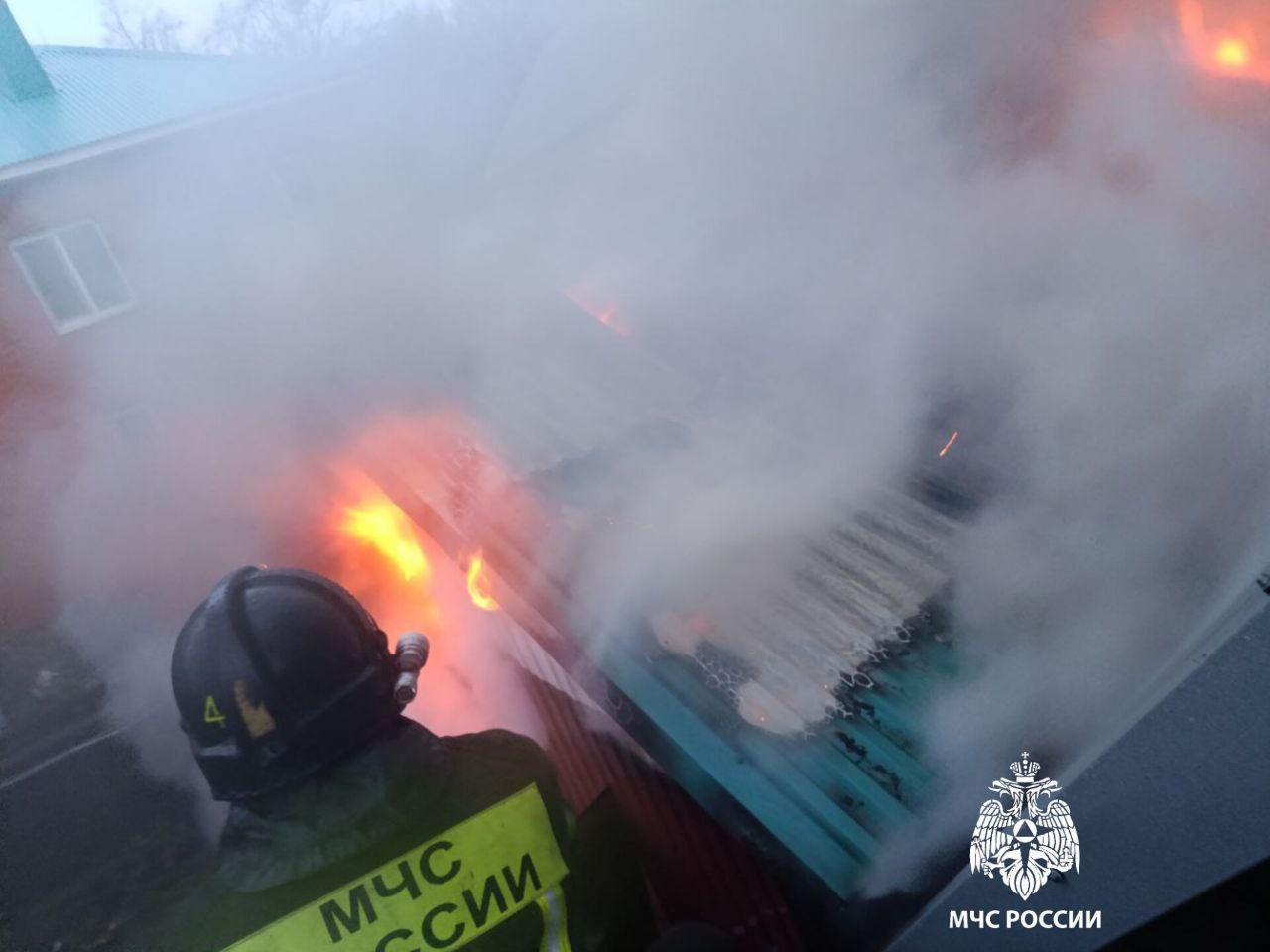 Огнеборцы ликвидировали загорание бани на улице Стасова Огнеборцы ликвидировали загорание бани на улице Стасова