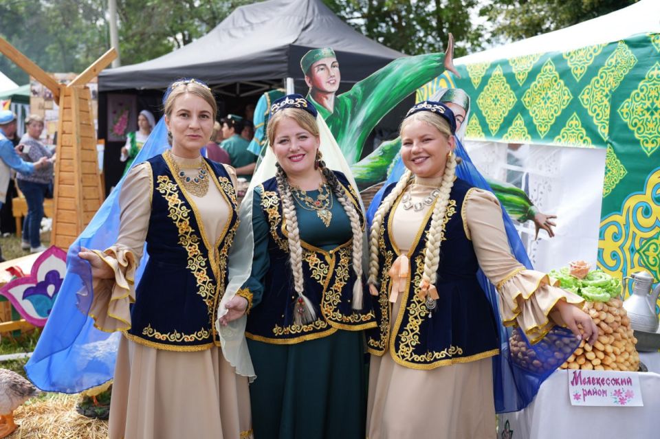 Александр Болдакин: Дорогие ульяновцы, поздравляю вас с Днём народного единства! Александр Болдакин: Дорогие ульяновцы, поздравляю вас с Днём народного единства!