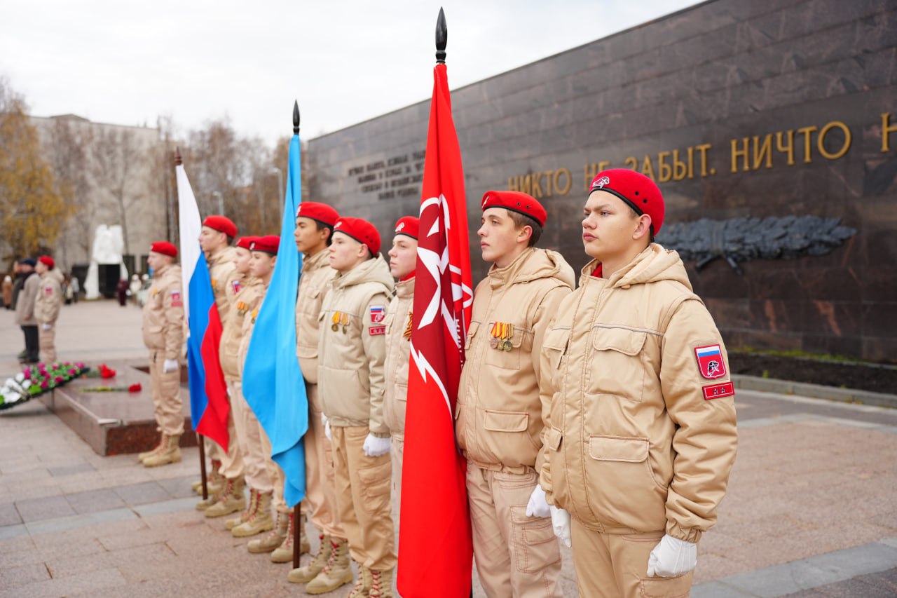 В Ульяновске прошла торжественная передача копии Знамени Победы Республике Татарстан В Ульяновске прошла торжественная передача копии Знамени Победы Республике Татарстан