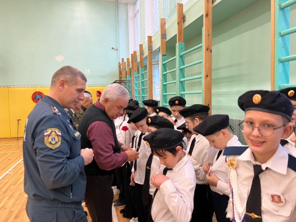 Встреча поколений: урок мужества для школьников школы № 81 Встреча поколений: урок мужества для школьников школы № 81