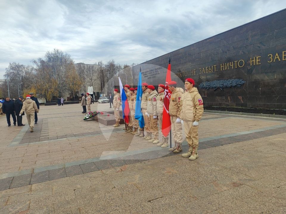 День народного единства в Ульяновске встретили с размахом — к праздничной дате приурочили множество торжественных событий, тематических конкурсов, патриотических мероприятий День народного единства в Ульяновске встретили с размахом — к праздничной дате приурочили множество торжественных событий, тематических конкурсов, патриотических мероприятий