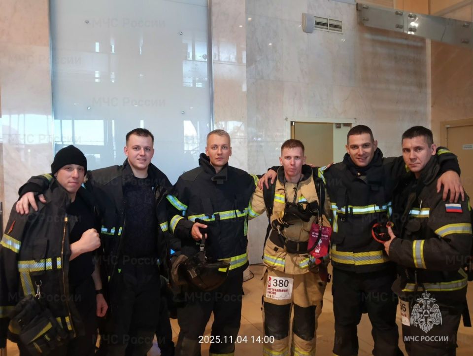919 ступеней к победе: ульяновские огнеборцы приняли вертикальный вызов 919 ступеней к победе: ульяновские огнеборцы приняли вертикальный вызов