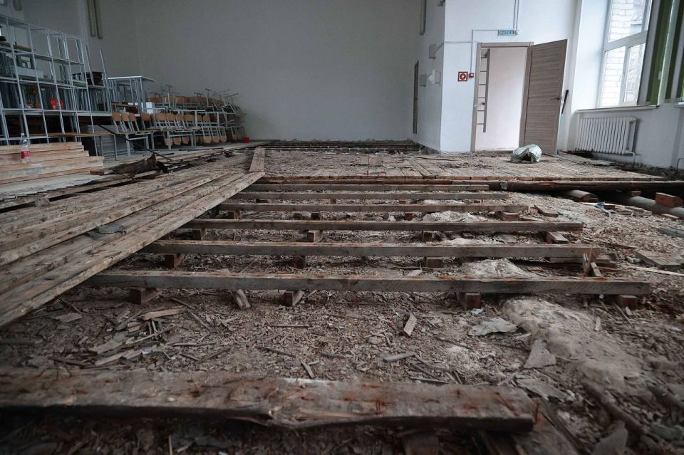 Алексей Русских: В гимназии №21 города Ульяновска стартовал капремонт Алексей Русских: В гимназии №21 города Ульяновска стартовал капремонт