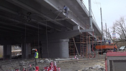 Движение открыто, но работы продолжаются: на Минаевской переправе строители приступили к заключительному этапу реконструкции