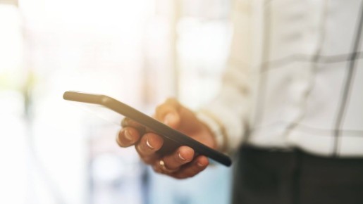 Узнаете многое о характере человека за 5 секунд: просто посмотрите, как он держит телефон