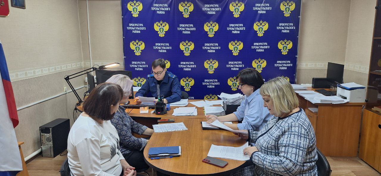 Под председательством прокурора Тереньгульского района Пантелеева П.А. состоялось заседание межведомственной рабочей группы, на котором рассмотрены вопросы оказания мер социальной поддержки участникам специальной военной... Под председательством прокурора Тереньгульского района Пантелеева П.А. состоялось заседание межведомственной рабочей группы, на котором рассмотрены вопросы оказания мер социальной поддержки участникам специальной военной...
