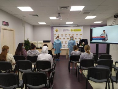 На тренингах в перинатальном центре «Мама» сотрудники Госавтоинспекции совместно со специалистами Дирекции безопасности дорожного движения и прошедшие специальную подготовку медицинские работники рассказывают о важности...