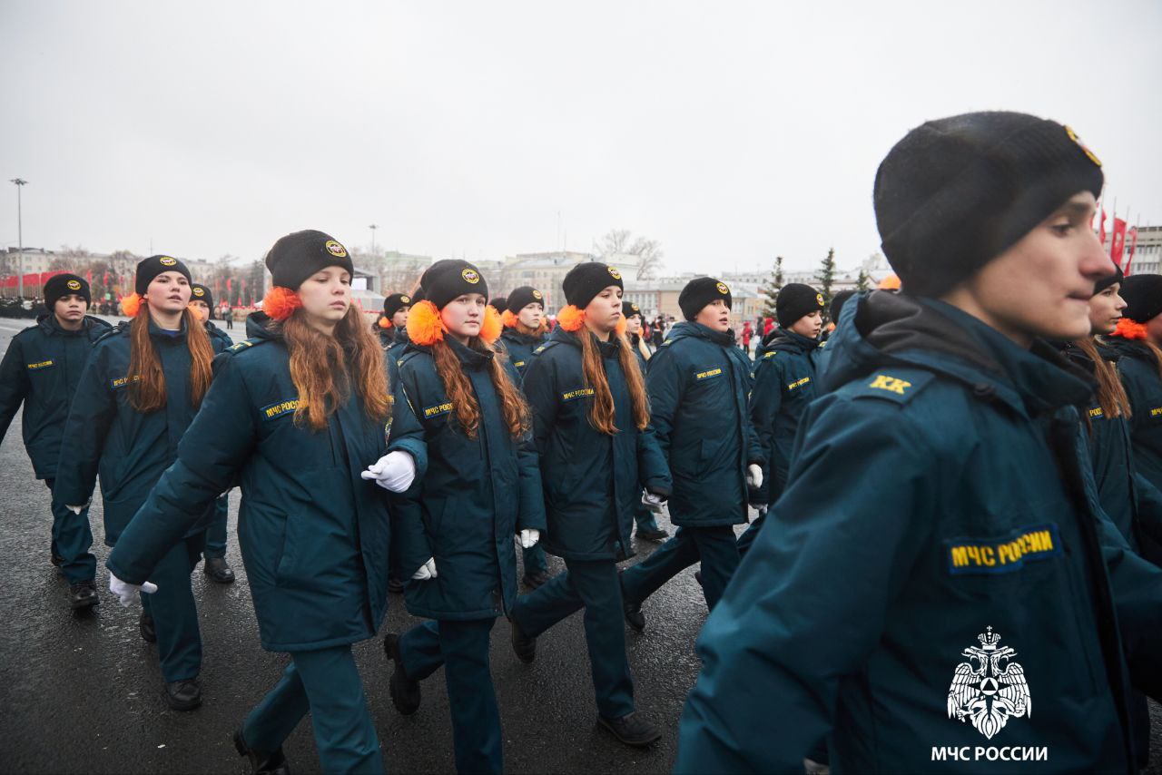 Парад Памяти в Самаре: кадеты Ульяновска отдали дань уважения подвигу предков Парад Памяти в Самаре: кадеты Ульяновска отдали дань уважения подвигу предков