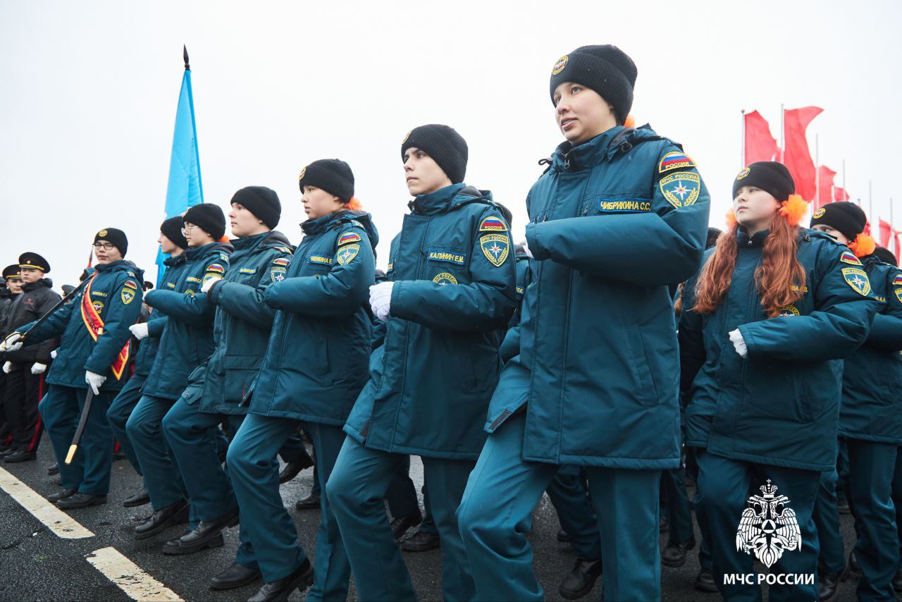 Парад Памяти в Самаре: кадеты Ульяновска отдали дань уважения подвигу предков Парад Памяти в Самаре: кадеты Ульяновска отдали дань уважения подвигу предков