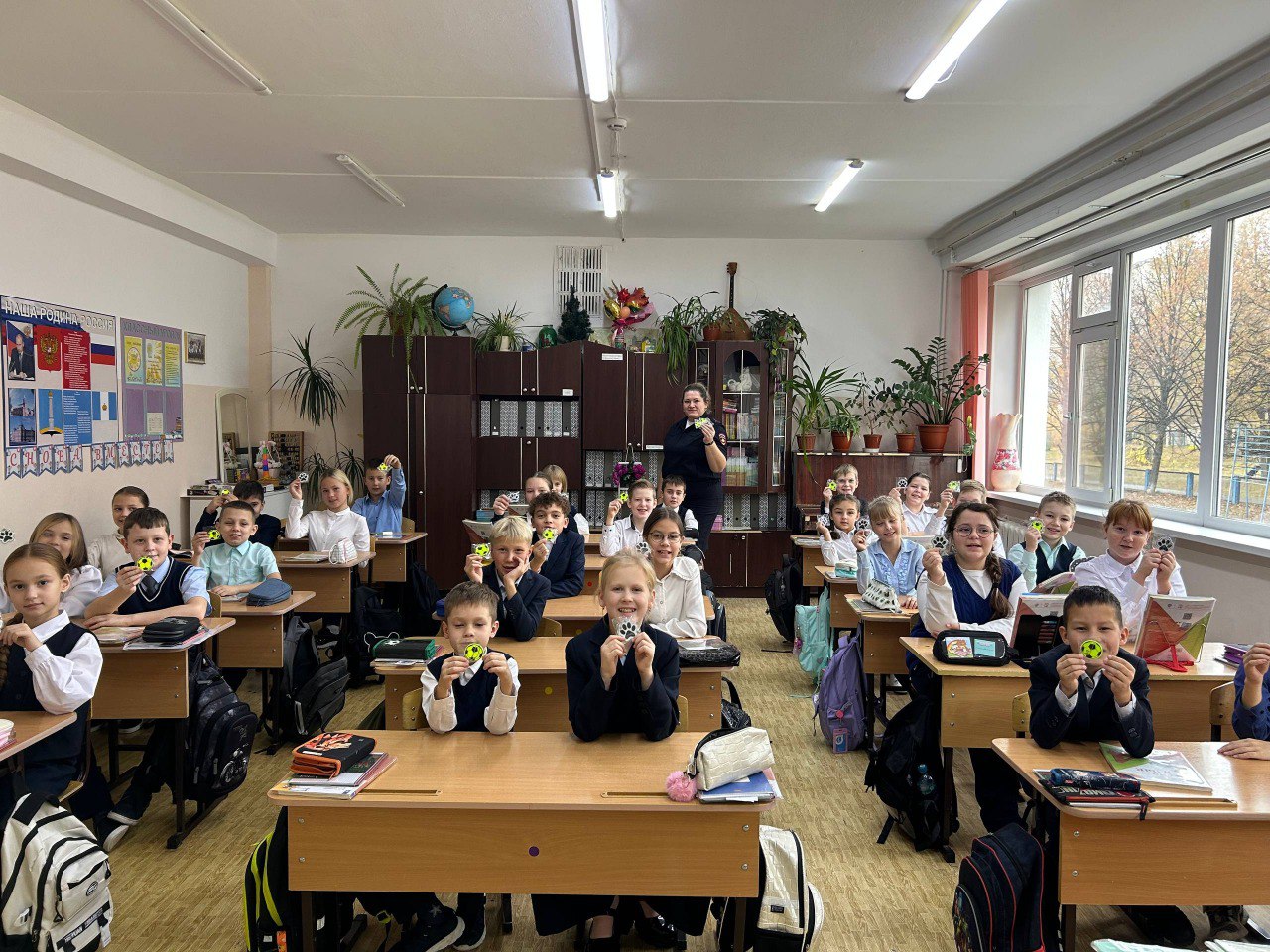 Организаторы областной акции напомнили детям о правилах перехода проезжей части на регулируемых и нерегулируемых пешеходных переходах, о важности использования световозвращающих элементов пешеходами Организаторы областной акции напомнили детям о правилах перехода проезжей части на регулируемых и нерегулируемых пешеходных переходах, о важности использования световозвращающих элементов пешеходами