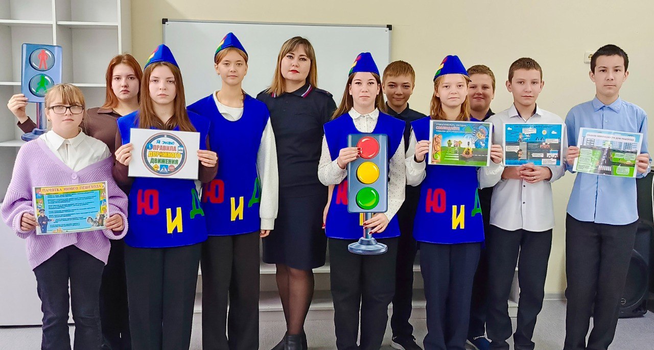 Организаторы областной акции напомнили детям о правилах перехода проезжей части на регулируемых и нерегулируемых пешеходных переходах, о важности использования световозвращающих элементов пешеходами Организаторы областной акции напомнили детям о правилах перехода проезжей части на регулируемых и нерегулируемых пешеходных переходах, о важности использования световозвращающих элементов пешеходами