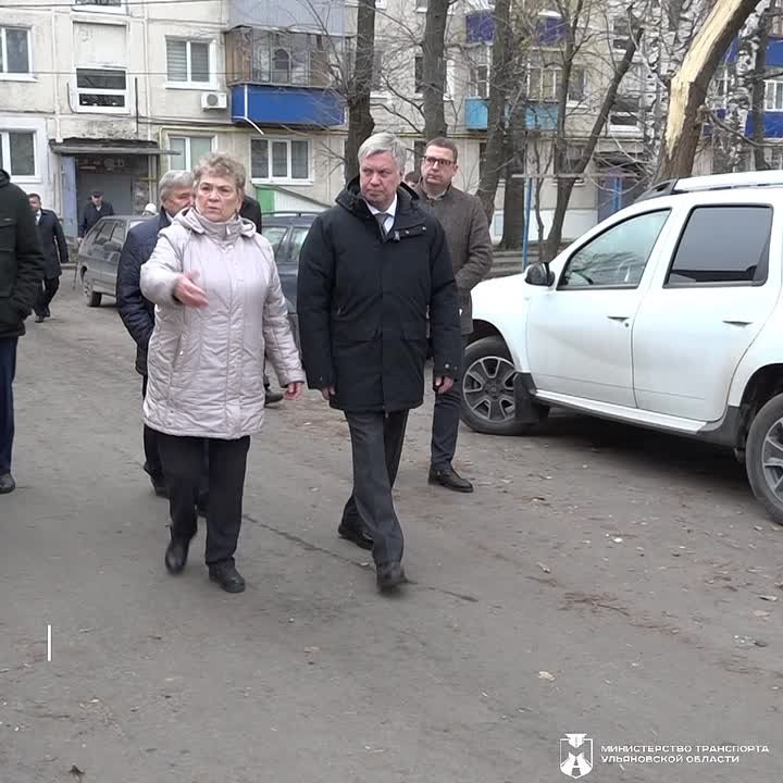 Алексей Русских проконтролировал выполнение благоустройства по региональной программе "Мой двор" во дворах города Ульяновска