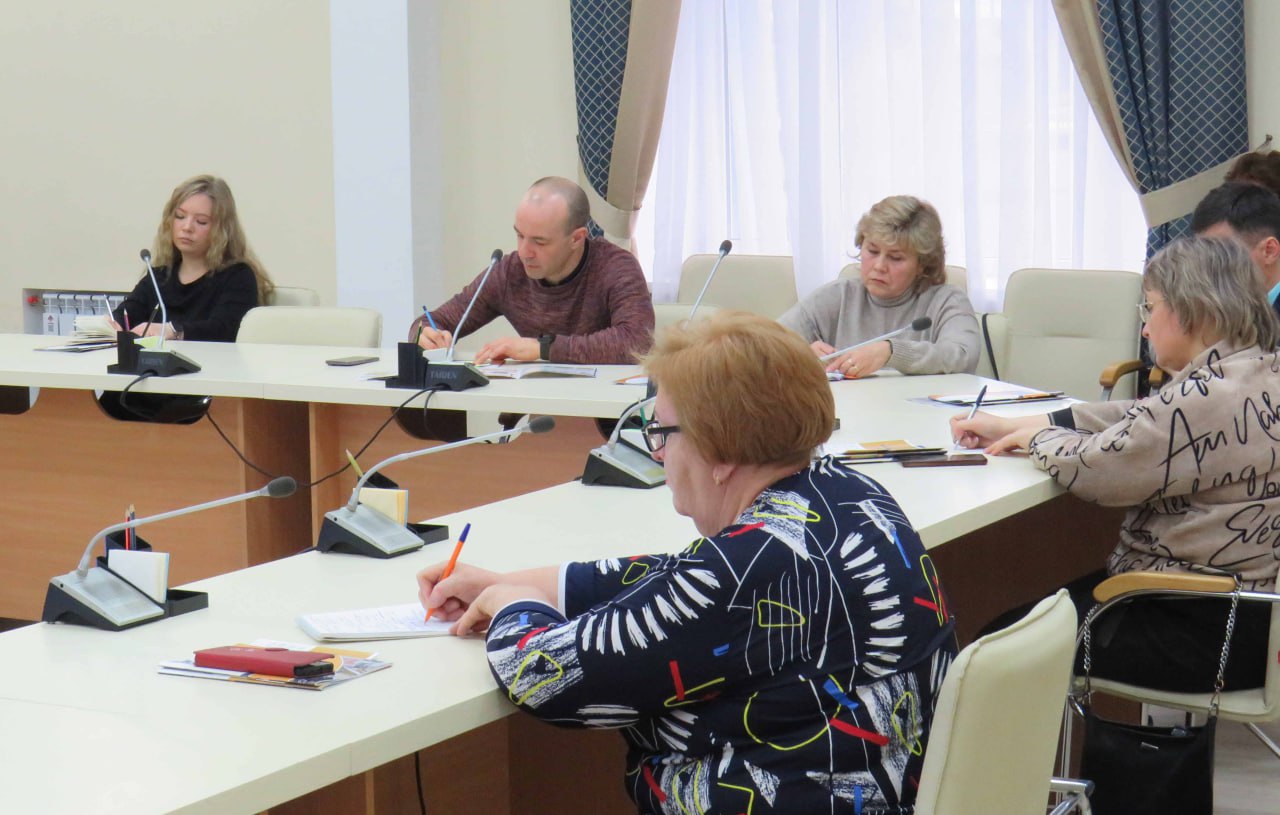 В Ульяновской области полицейские и общественники провели круглый стол по вопросу организации работы с иностранными гражданами В Ульяновской области полицейские и общественники провели круглый стол по вопросу организации работы с иностранными гражданами