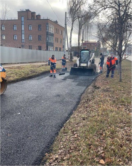 Ульяновские дорожники асфальтируют местный проезд улицы Кирова Ульяновские дорожники асфальтируют местный проезд улицы Кирова