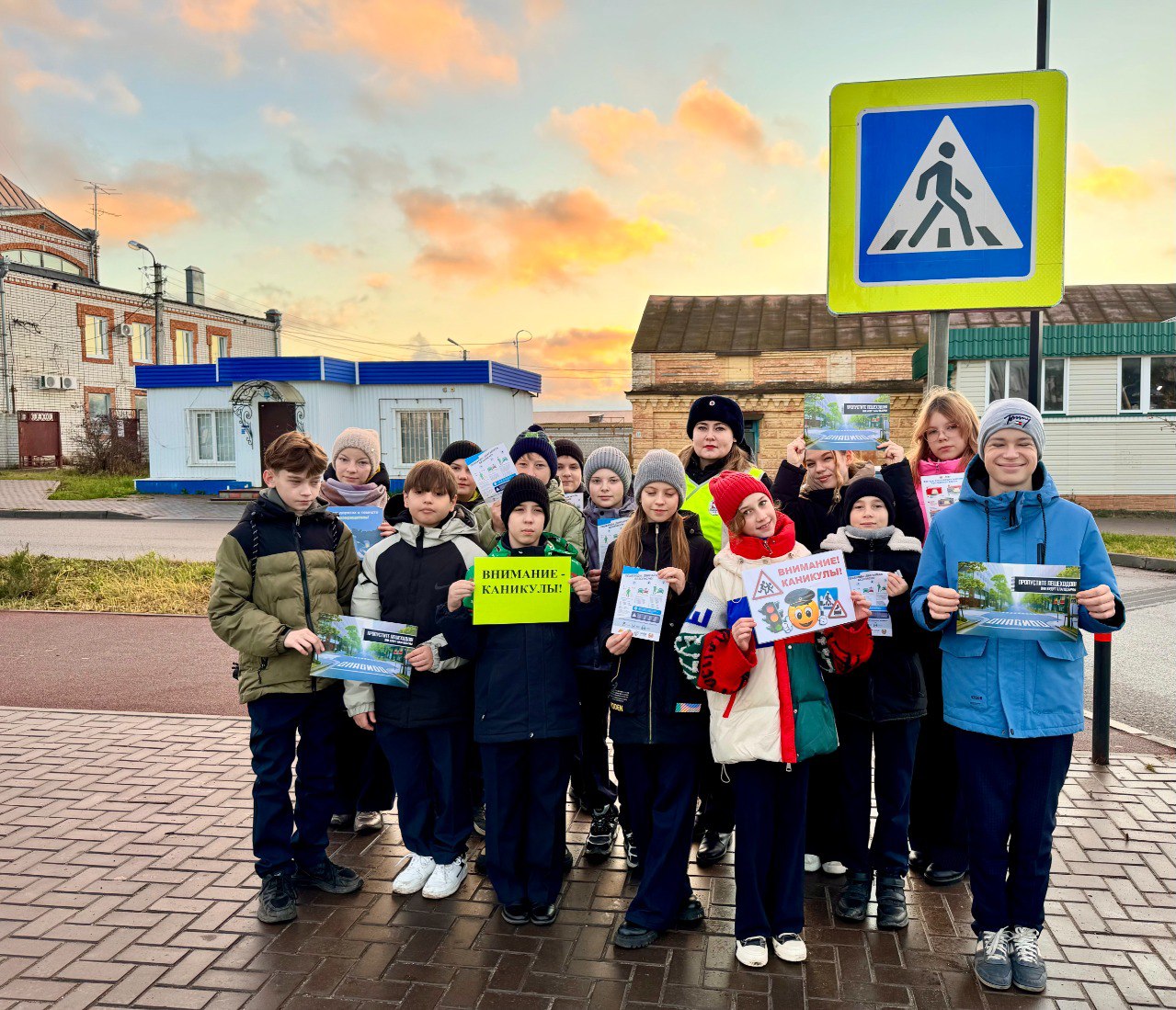 Местом проведения мероприятия были выбраны оживленные участки дорог с зонами пешеходного перехода Местом проведения мероприятия были выбраны оживленные участки дорог с зонами пешеходного перехода