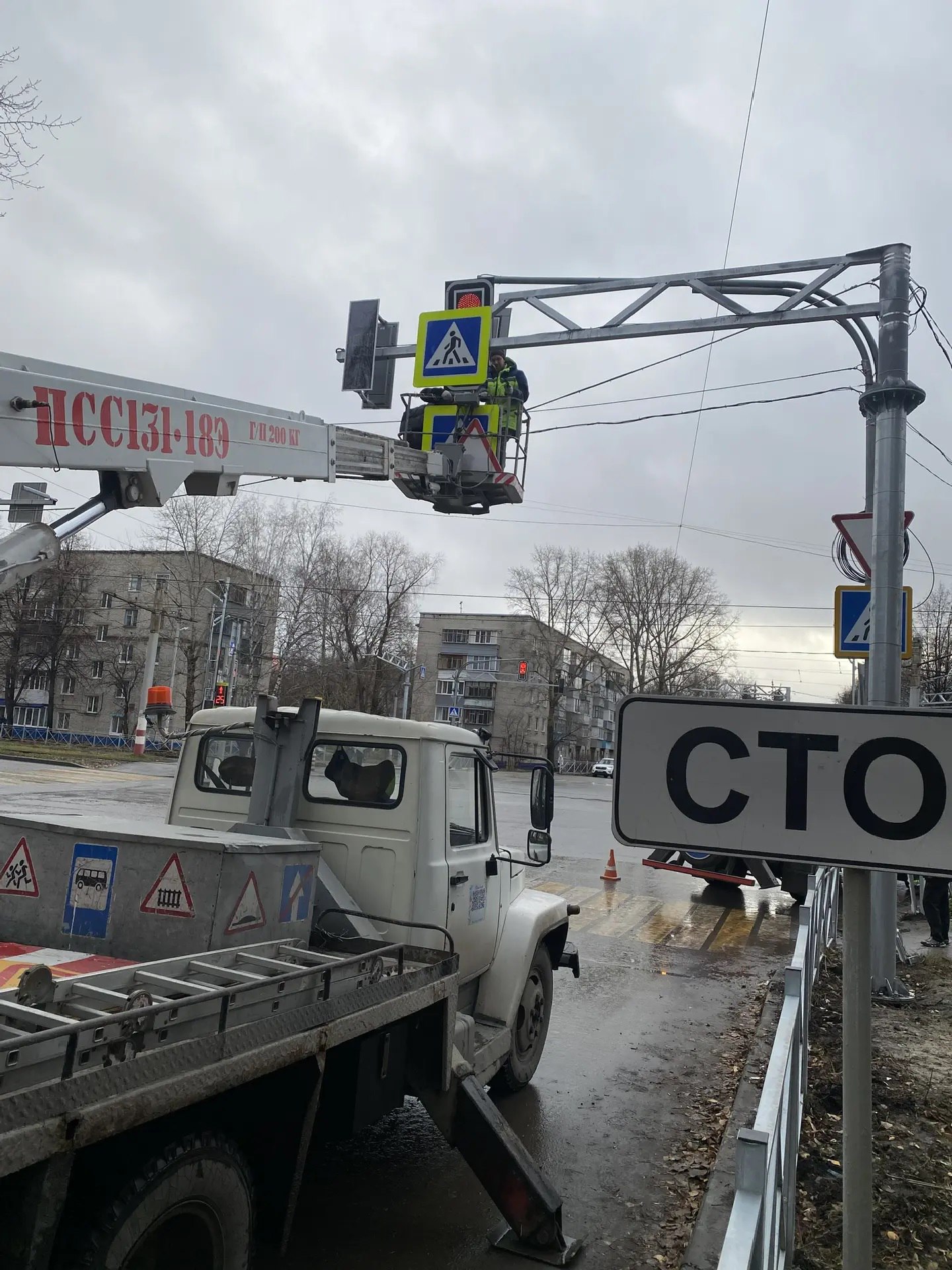 14 ноября на дорогах Ульяновска работало 100 единиц спецтехники 14 ноября на дорогах Ульяновска работало 100 единиц спецтехники