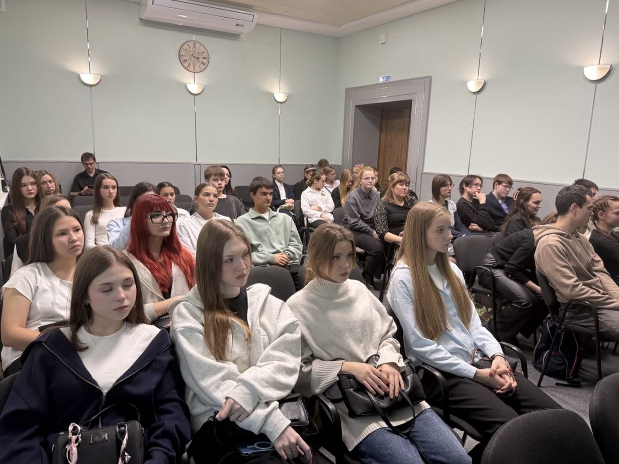 Прокуратура Ульяновской области совместно с Институтом прокуратуры Саратовской государственной юридической академии провела встречу со старшеклассниками профильных классов общеобразовательных учреждений города Ульяновска Прокуратура Ульяновской области совместно с Институтом прокуратуры Саратовской государственной юридической академии провела встречу со старшеклассниками профильных классов общеобразовательных учреждений города Ульяновска