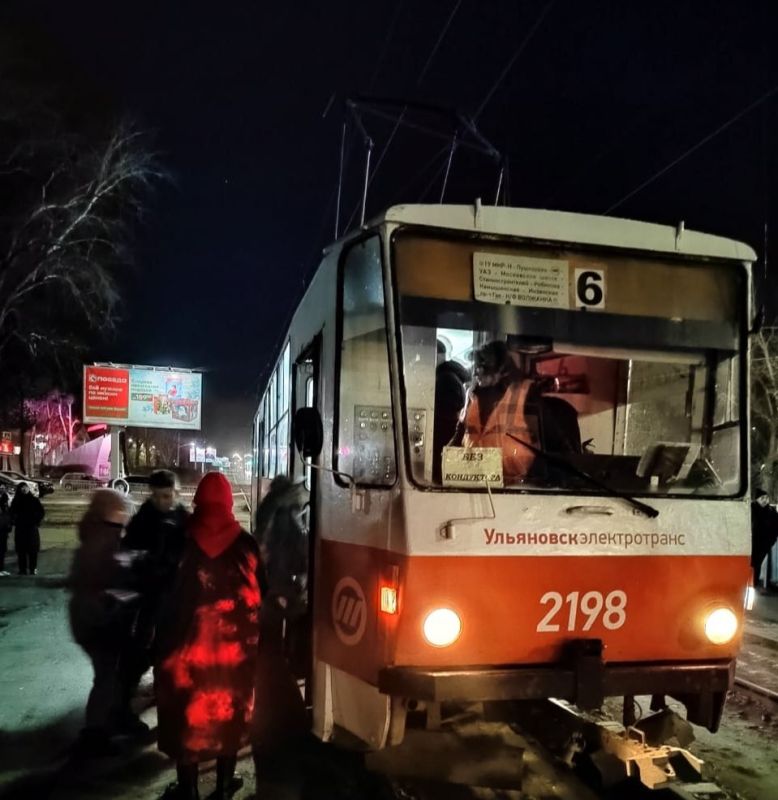 В Ульяновске утром в час пик в 20 трамваях поймали 13 безбилетников