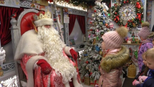 Доброе утро, друзья!. Зима всё ближе, а это значит, что 18 ноября мы отмечаем День рождения Деда Мороза, День придумывания секретов, День сала и День кнопочного телефона