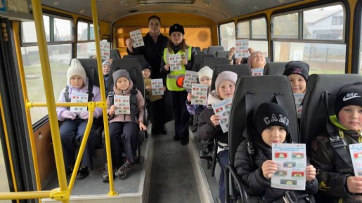 Автоинспекторы провели разъяснительную беседу с водителями автобусов, осуществляющих групповые перевозки детей и призвали водителей быть предельно внимательными при движении, избегать опасных маневров, соблюдать скоростной...