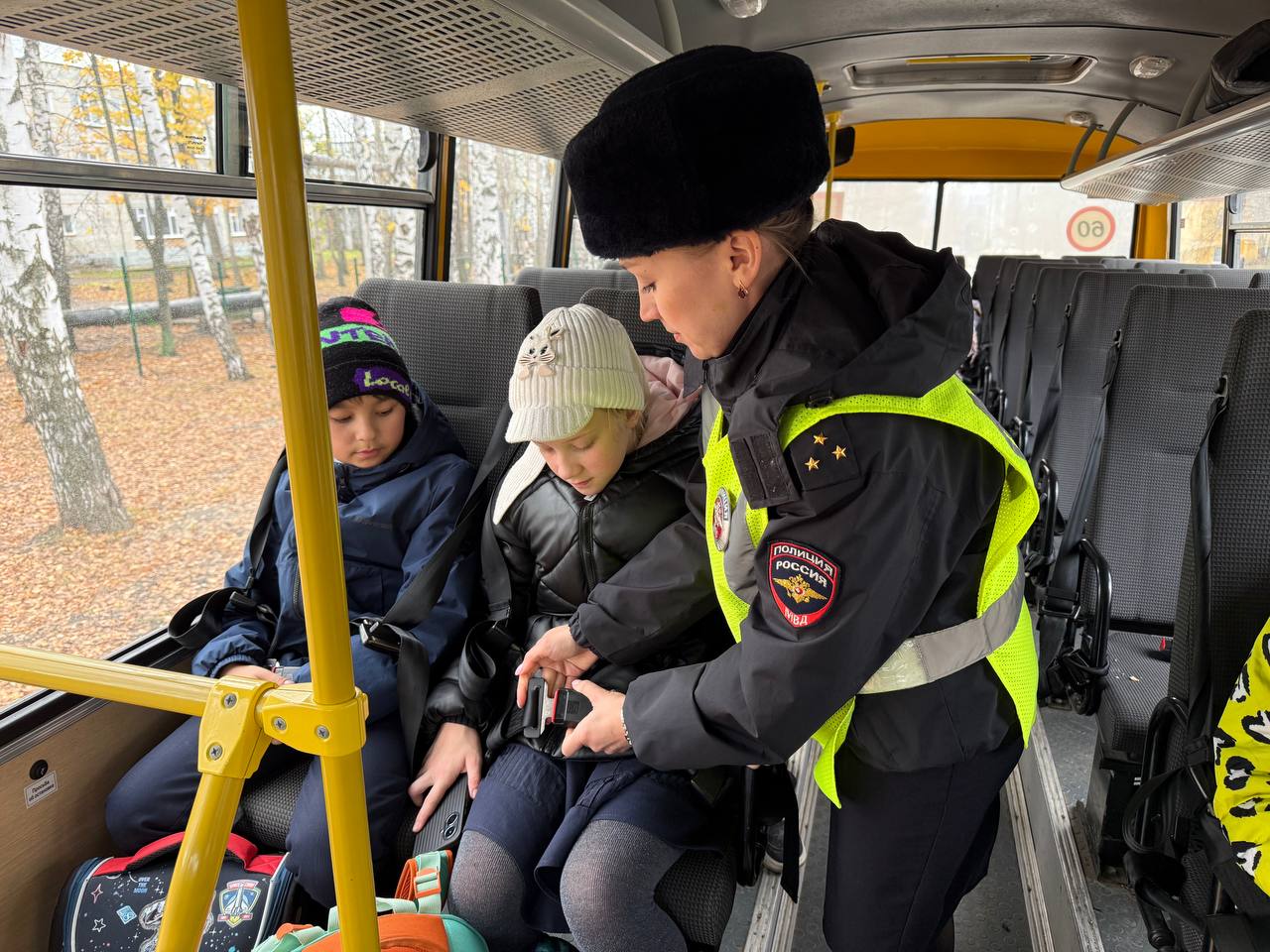 Автоинспекторы провели разъяснительную беседу с водителями автобусов, осуществляющих групповые перевозки детей и призвали водителей быть предельно внимательными при движении, избегать опасных маневров, соблюдать скоростной... Автоинспекторы провели разъяснительную беседу с водителями автобусов, осуществляющих групповые перевозки детей и призвали водителей быть предельно внимательными при движении, избегать опасных маневров, соблюдать скоростной...