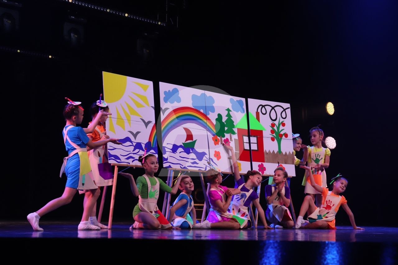 Мечтай! Танцуй! Люби! Романтичный девиз выступил достойным обрамлением мощного танцевального шоу от именитого коллектива — эстрадного балета «Экситон» Мечтай! Танцуй! Люби! Романтичный девиз выступил достойным обрамлением мощного танцевального шоу от именитого коллектива — эстрадного балета «Экситон»