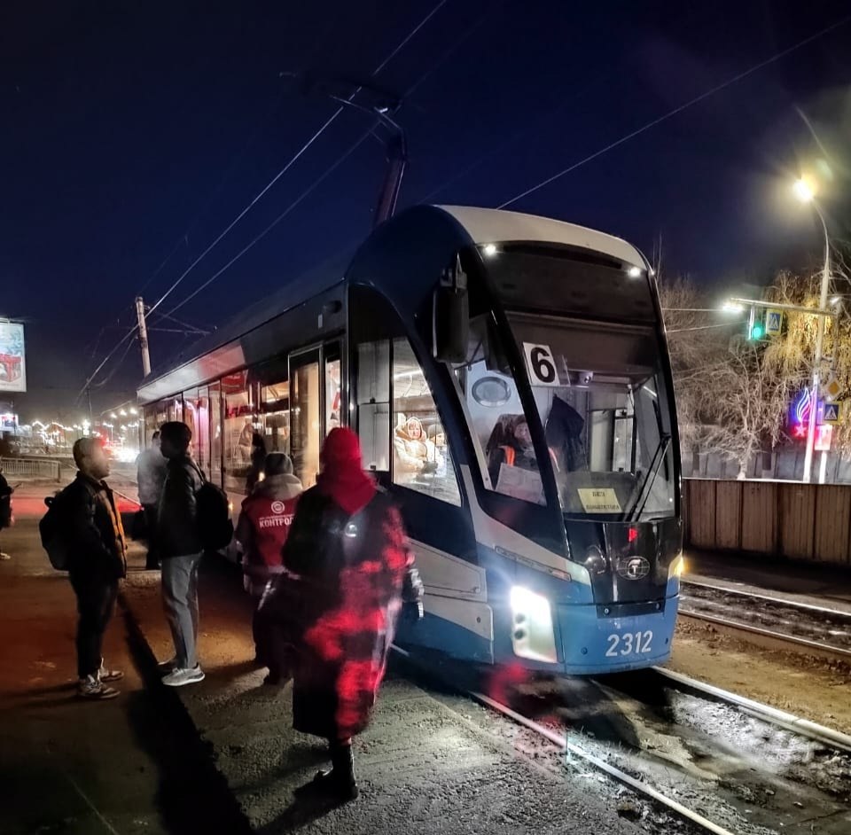 В Ульяновске утром в час пик в 20 трамваях поймали 13 безбилетников В Ульяновске утром в час пик в 20 трамваях поймали 13 безбилетников