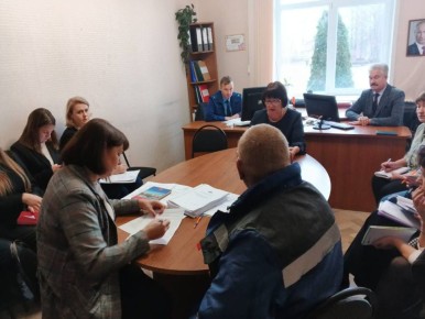 Старший помощник прокурора Кузоватовского района Табаков А.А. принял участие в заседании комиссии по делам несовершеннолетних и защите их прав при администрации МО «Кузоватовский район»