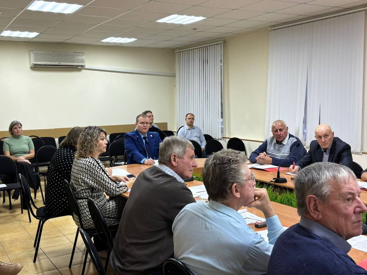 Заместитель Инзенского межрайонного прокурора Ушков Н.М. принял участие в заседании Совета депутатов МО "Инзенский район", в ходе которого рассмотрен проект бюджета на 2026 год и на плановый период 2027-2028 гг Заместитель Инзенского межрайонного прокурора Ушков Н.М. принял участие в заседании Совета депутатов МО "Инзенский район", в ходе которого рассмотрен проект бюджета на 2026 год и на плановый период 2027-2028 гг