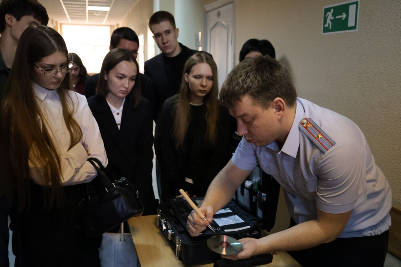 Ульяновские полицейские провели День открытых дверей Ульяновские полицейские провели День открытых дверей