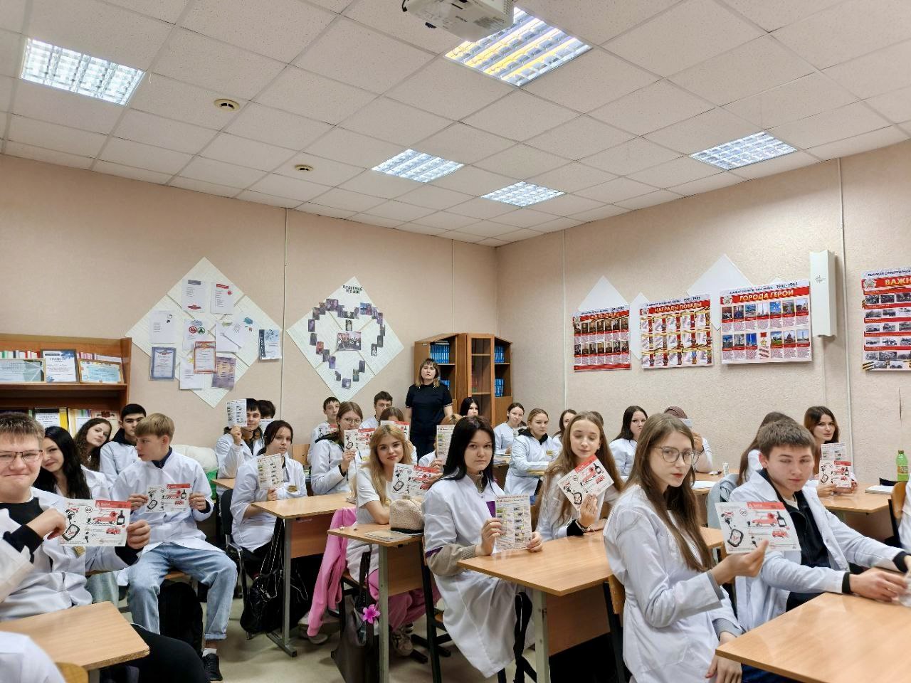 Сотрудники Госавтоинспекции организовали «Краш-курс» для студентов Сотрудники Госавтоинспекции организовали «Краш-курс» для студентов